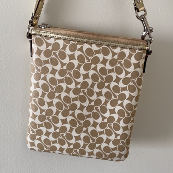 Small Vintage Coach Bag - Picture 7 of 7